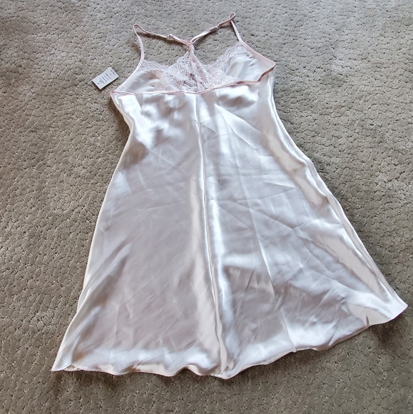 Linea Donatella Lingerie - Picture 2 of 6